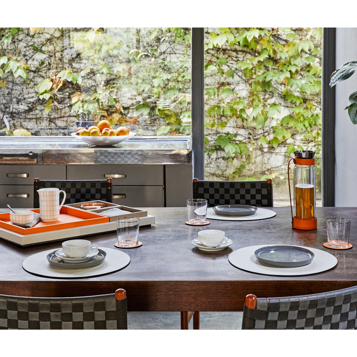 Grained Leather Round Placemat | Pinetti | OROA.com