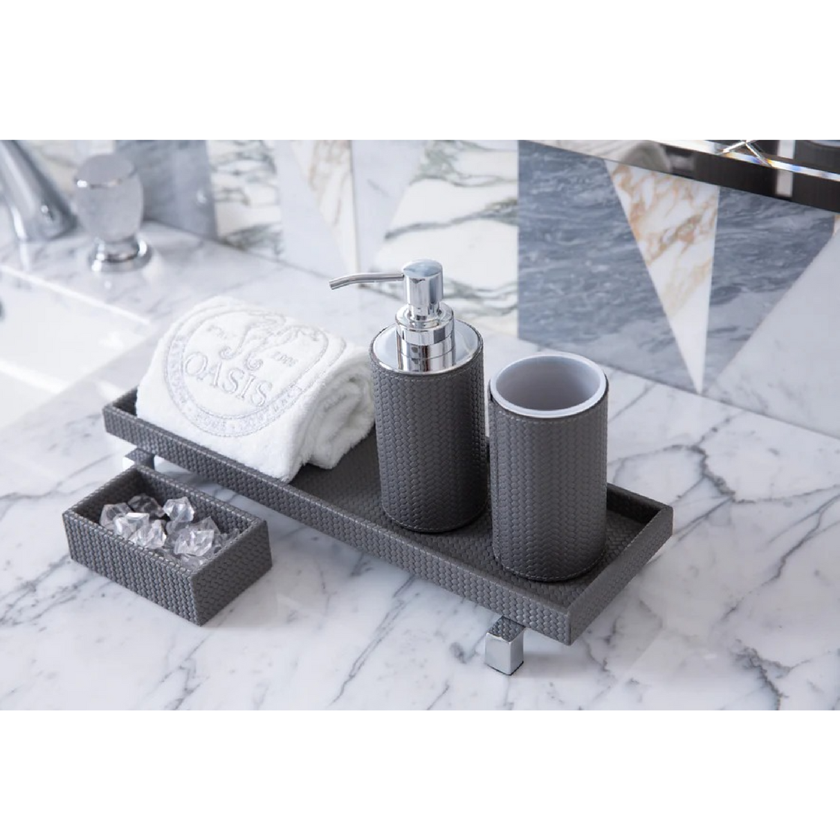 Waterproof Leather Round Bathroom Set | Pinetti Poseidon | OROA.com