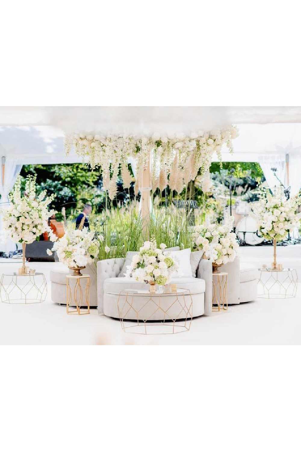 Round Gray Buttoned Sofa | Eichholtz Carlita | Oroatrade.com