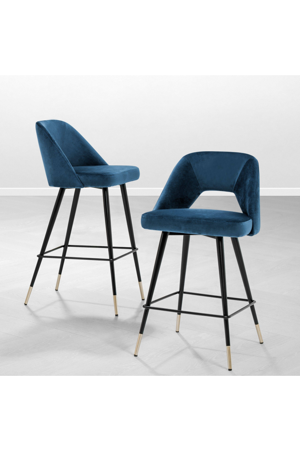 Velvet Bar Stool | Eichholtz Avorio | Oroa.com