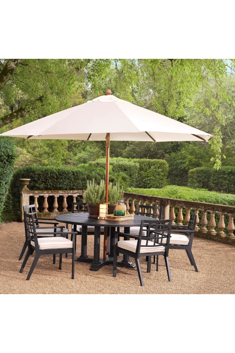 Black Round Outdoor Dining Table | Eichholtz Bell Rive | Oroa.com