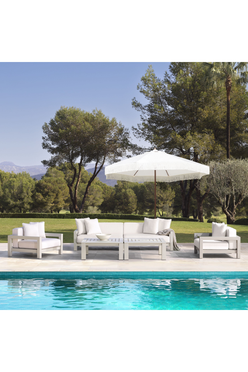 Sunbrella Outdoor Lounge Chair | Eichholtz Cap-Antibes | Oroa.com
