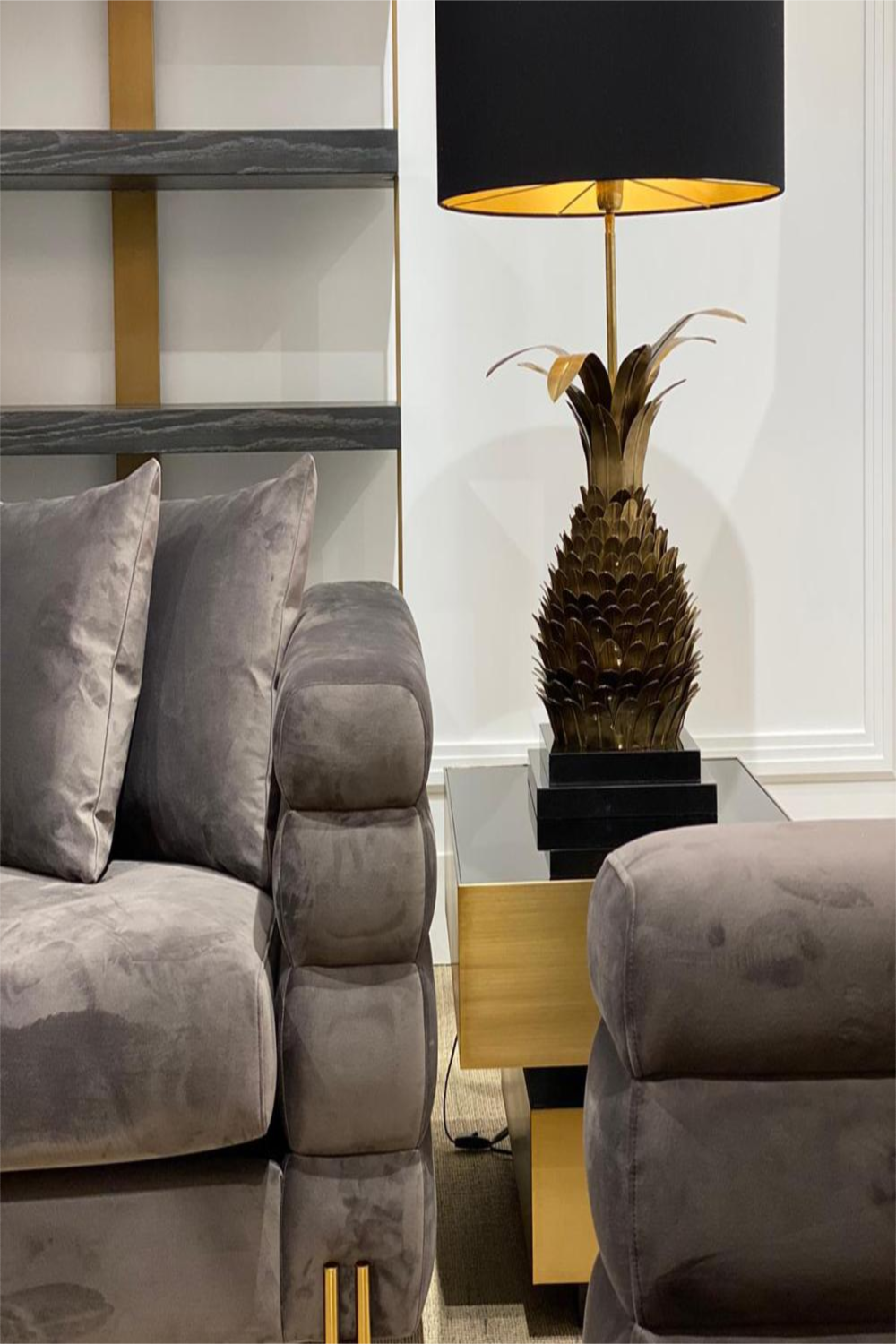 Modern Art Deco Lounge Chair | Eichholtz York | Oroa.com