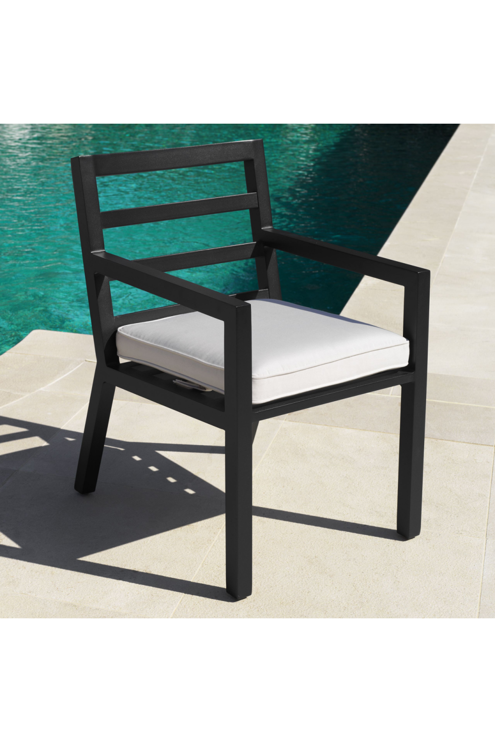 Sunbrella Cushioned Outdoor Dining Chair | Eichholtz Delta | Oroa.com