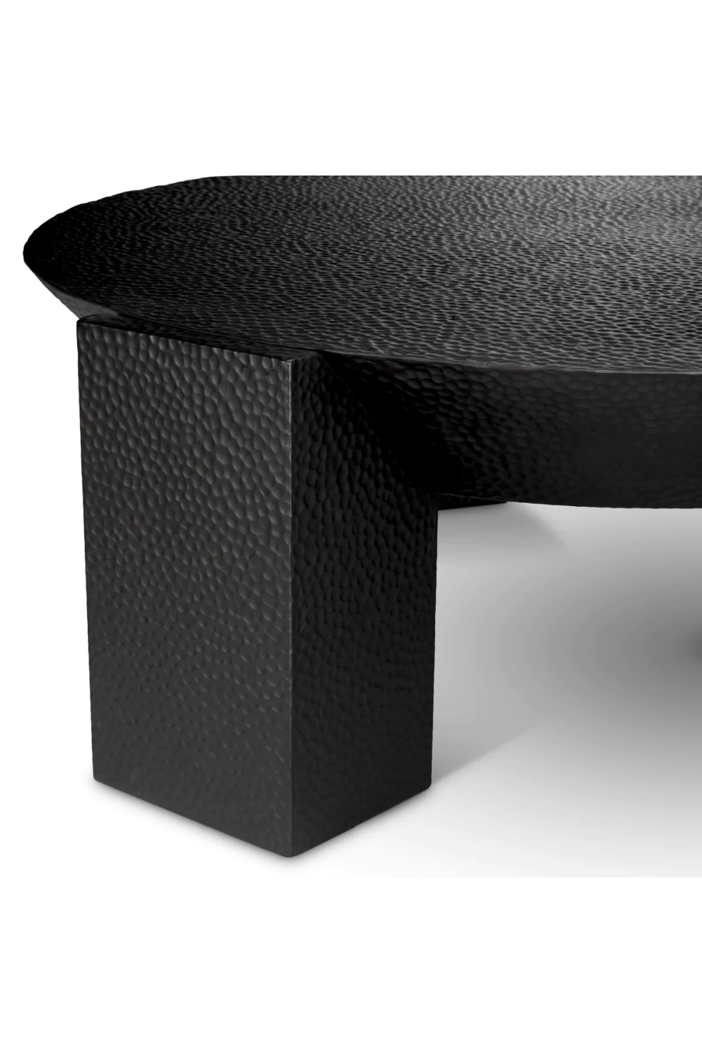 Hammered Bronze Coffee Table | Eichholtz Oscuro | Oroa.com