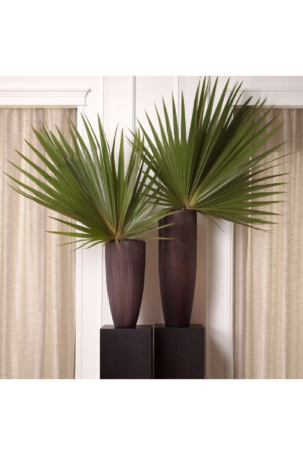 Handmade Gray Glass Vase | Eichholtz Isandro | Oroa.com