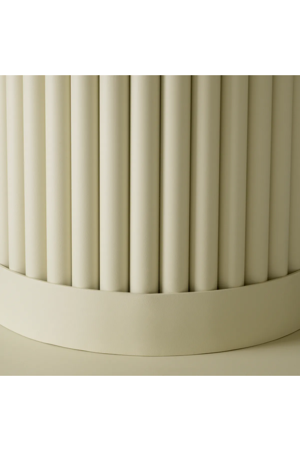 Ceramic Round Coffee Table | Eichholtz Volterra | Oroa.com