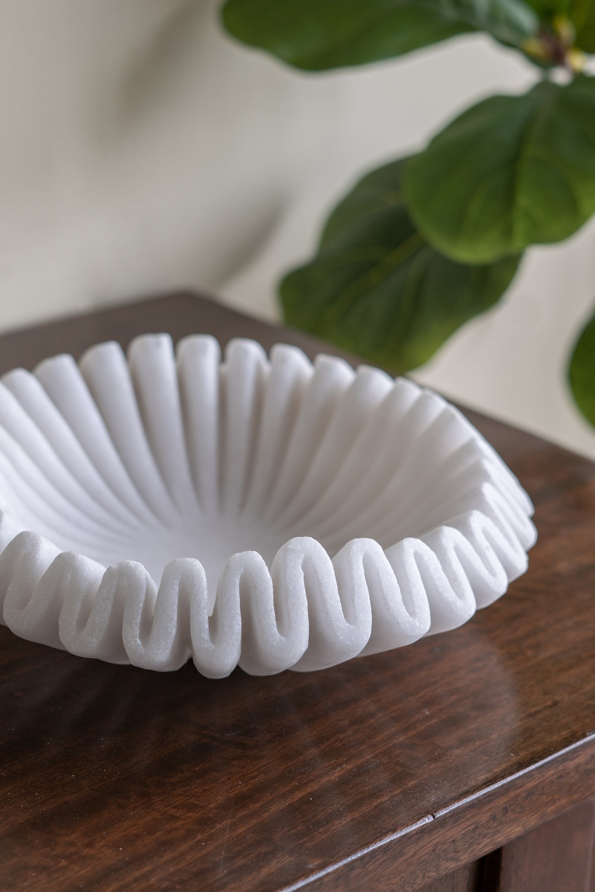 Wavy Sand bowl - White Finish
