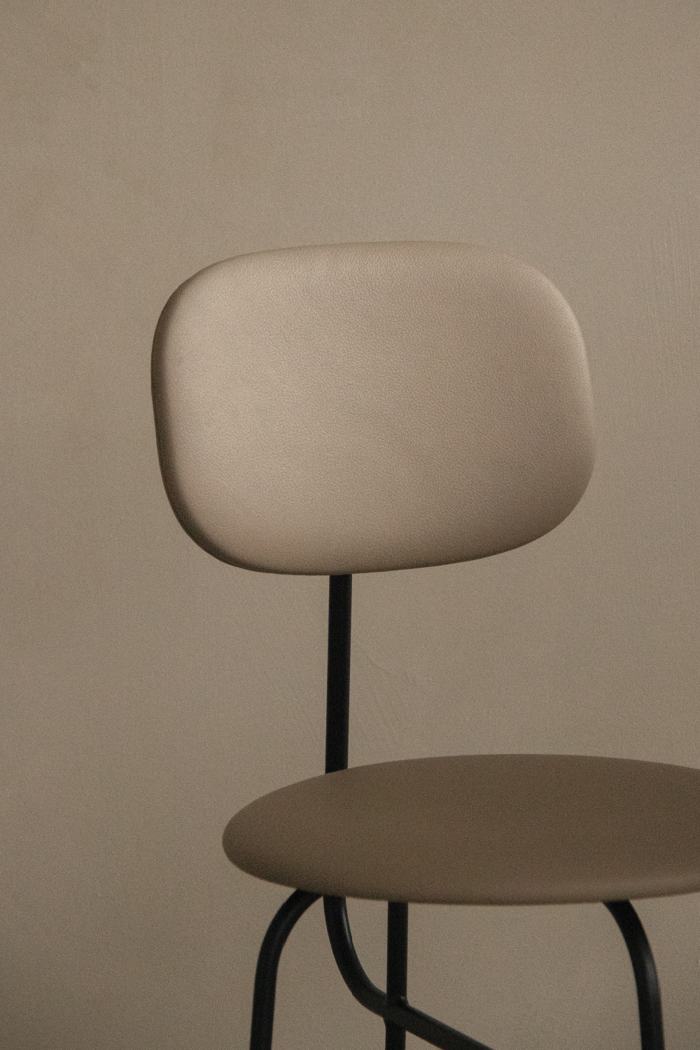 Upholstered Counter Chair | Audo Copenhagen Afteroom | Oroa.com