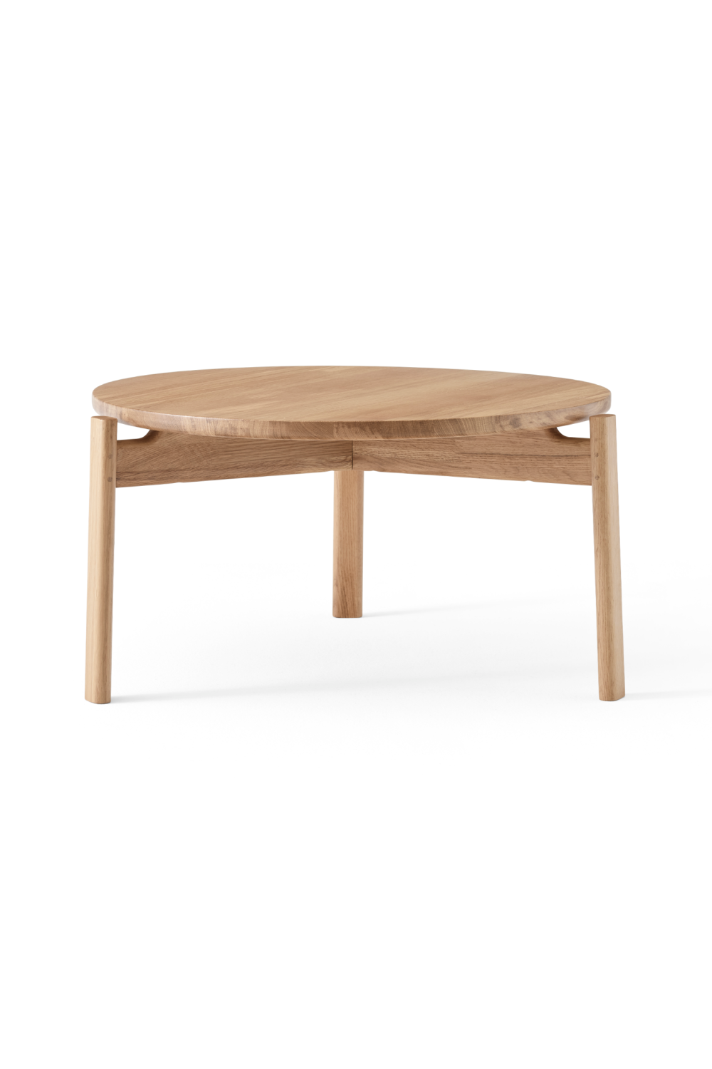 Round Wooden Lounge Table | Audo Copenhagen Passage | Oroa.com