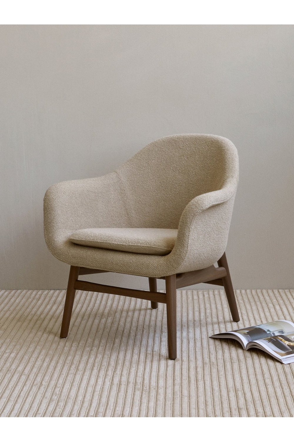 Minimalist Shell Lounge Chair | Audo Copenhagen Harbour | Oroa.com