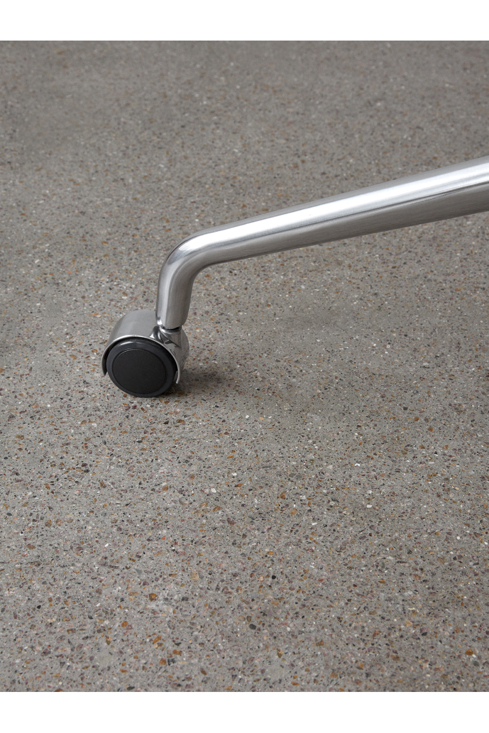 Chrome Casters Dining Chair | Audo Copenhagen Harbour | Oroa.com