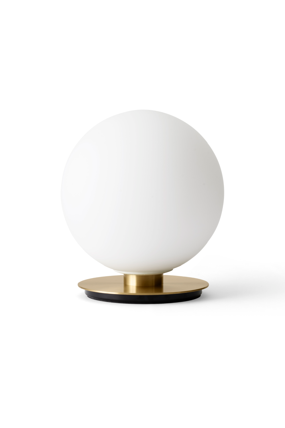 White Sphere Ceiling & Wall Lamp | Audo Copenhagen TR Bulb | Oroa.com