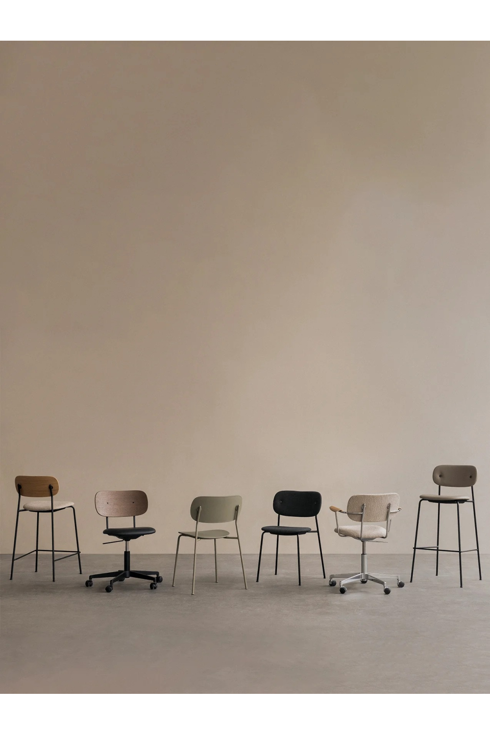 Padded Seat Aluminum Swivel Armchair | Audo Copenhagen Co | Oroa.com
