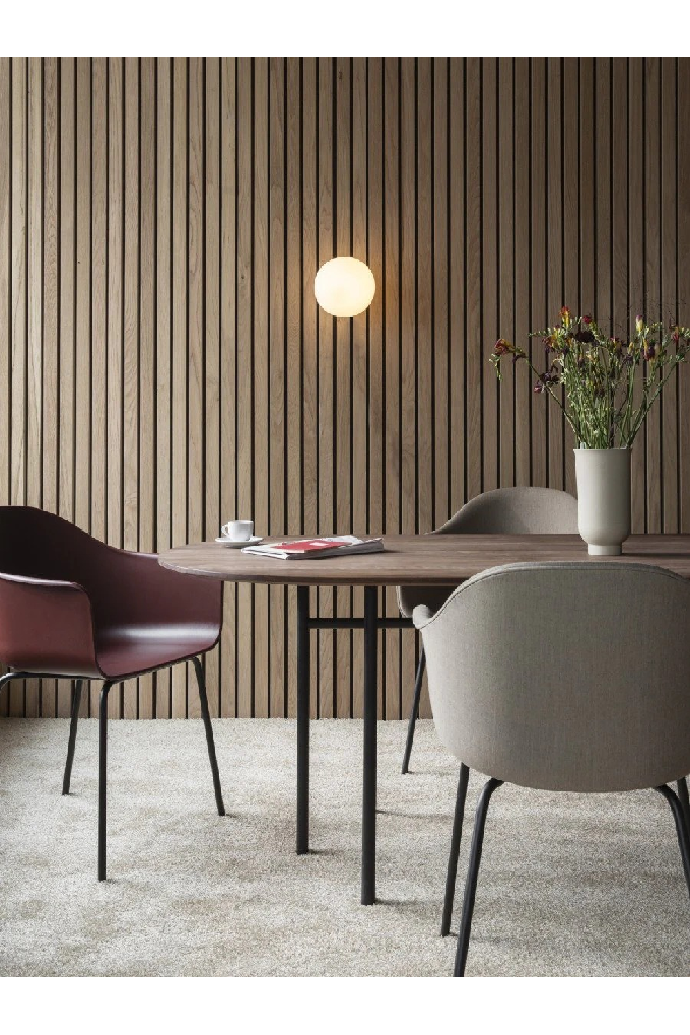 Oval Minimalist Dining Table | Audo Copenhagen Snaregade | Oroa.com