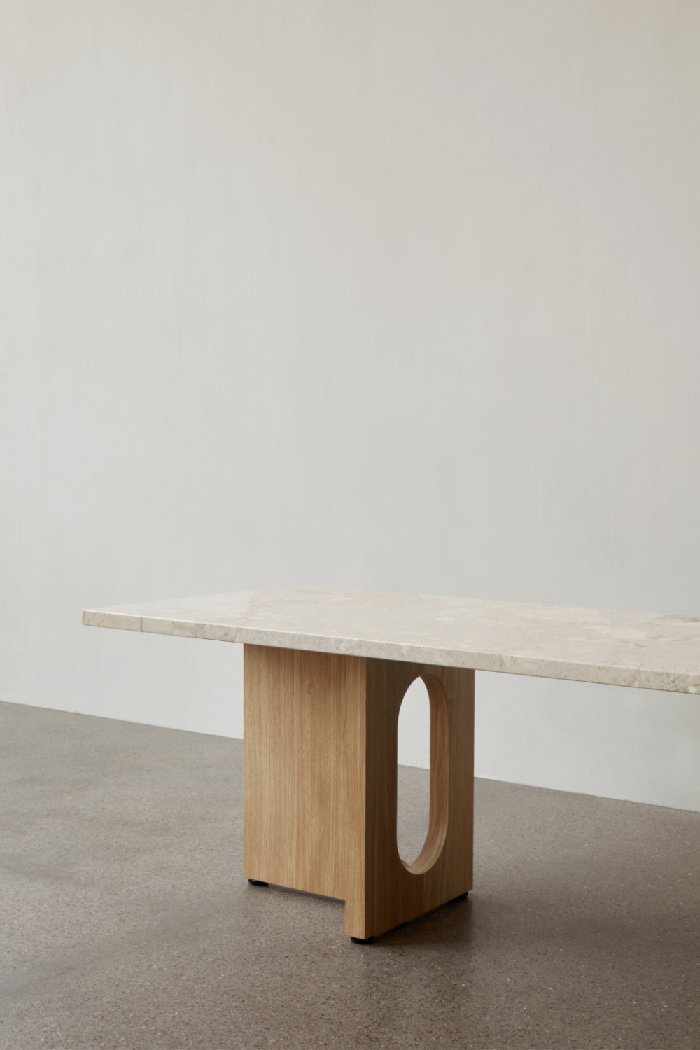 Intersecting-Base Lounge Table | Audo Copenhagen Androgyne | Oroa.com