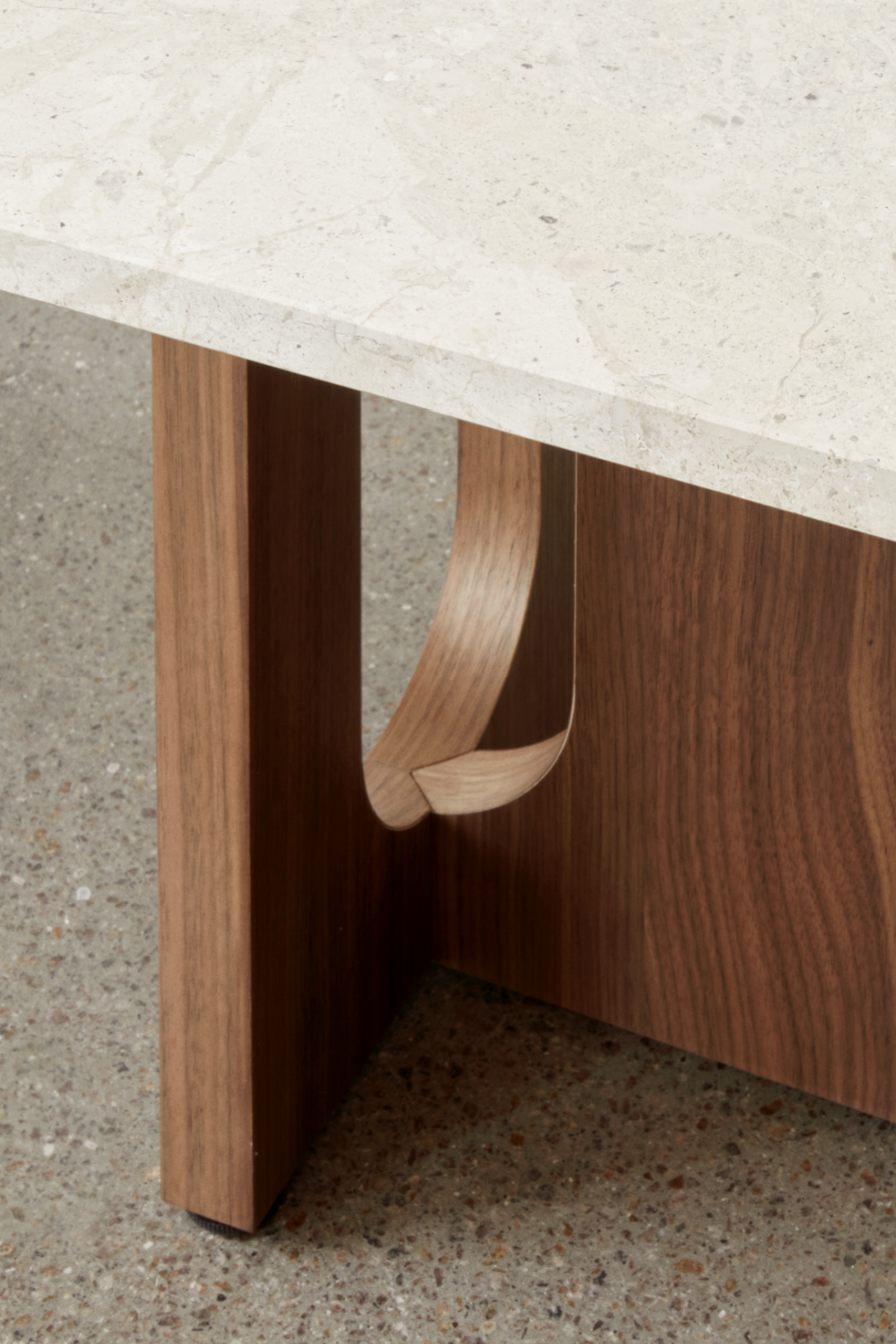 Intersecting-Base Lounge Table | Audo Copenhagen Androgyne | Oroa.com