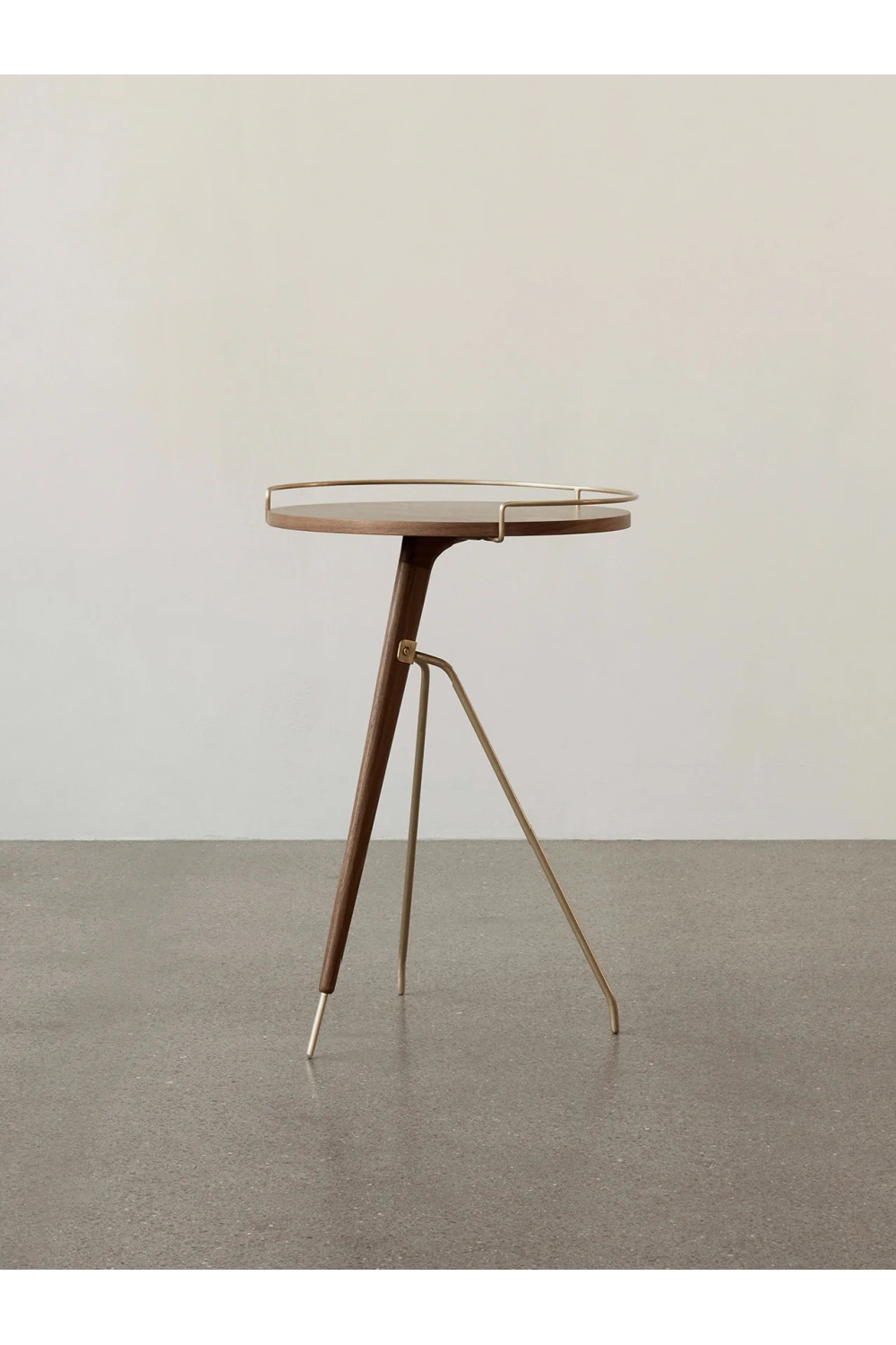 Solid Walnut Tripod Side Table | Audo Copenhagen Umanoff | Oroa.com