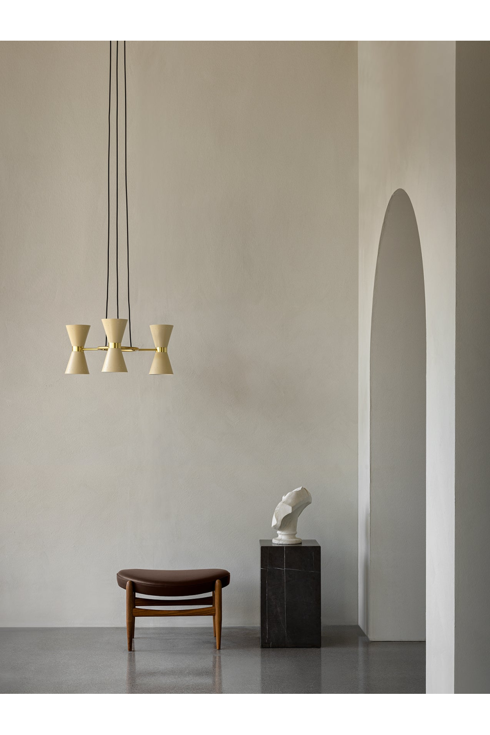 Wooden Base Padded Ottoman | Audo Copenhagen Elizabeth | Oroa.com