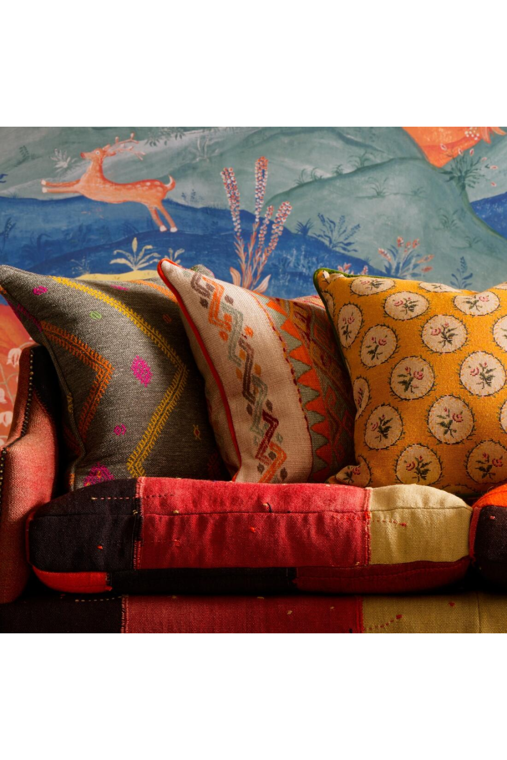 Floral Medallion Woven Cushion | Oroa.com