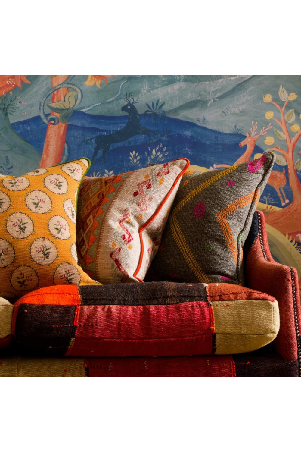 Floral Medallion Woven Cushion | Oroa.com