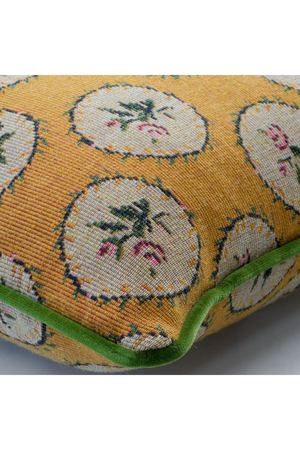 Floral Medallion Woven Cushion | Oroa.com