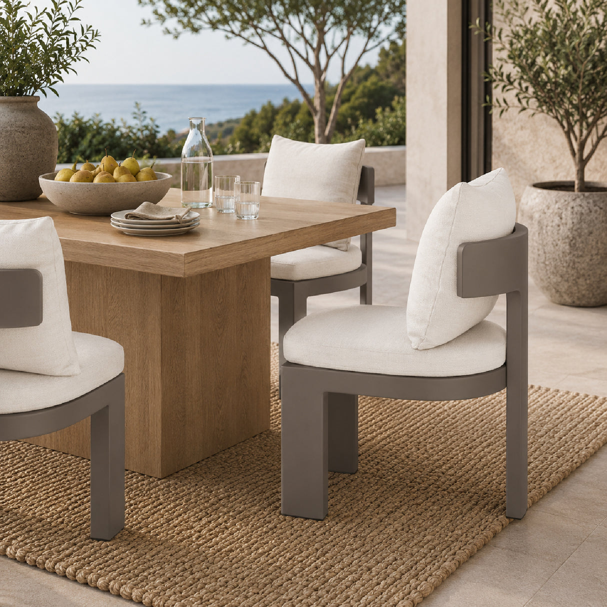 Curved Aluminum Outdoor Dining Chair | Oroa.com