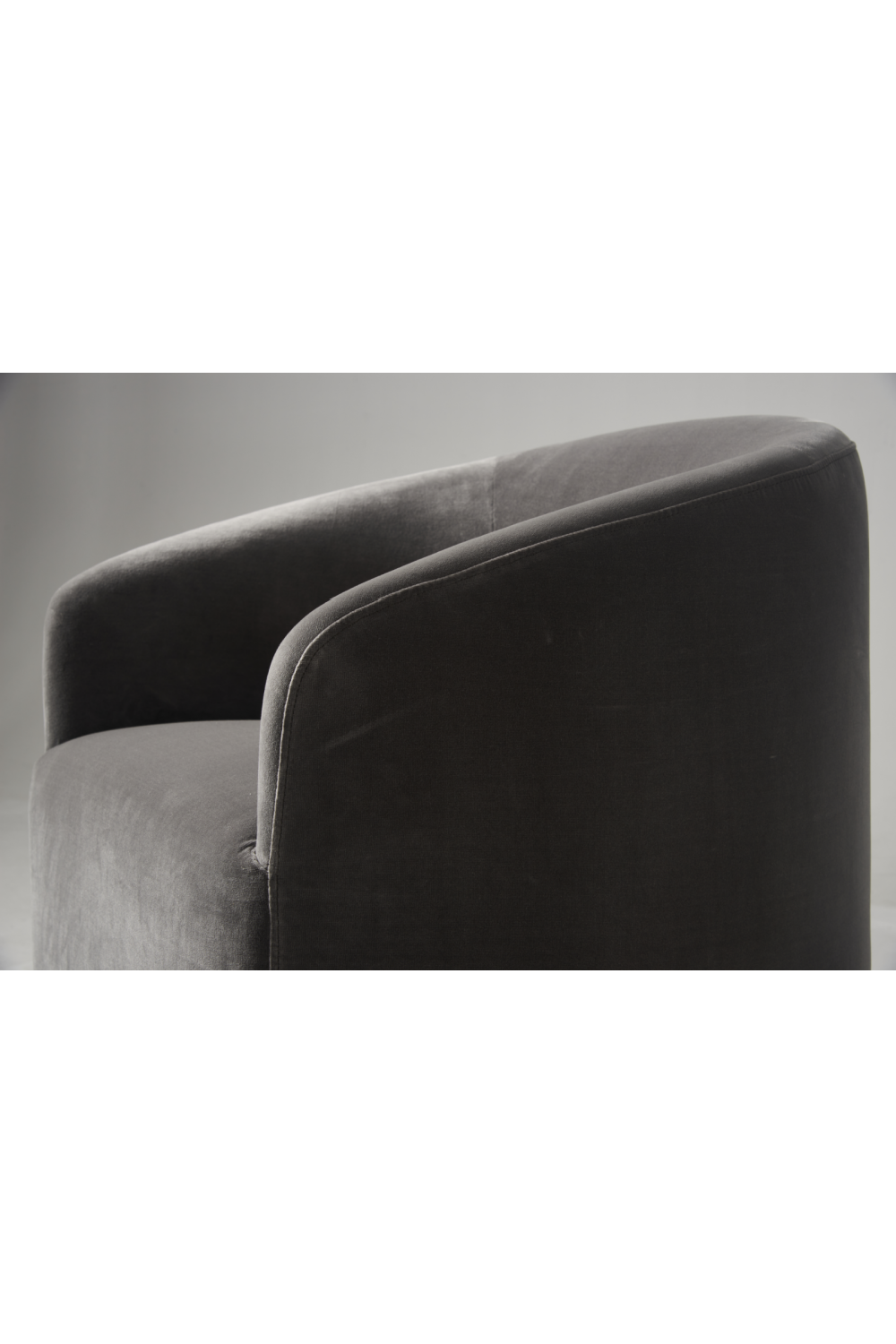 Velvet Tub Dining Chair | Andrew Martin Alto | Oroa.com