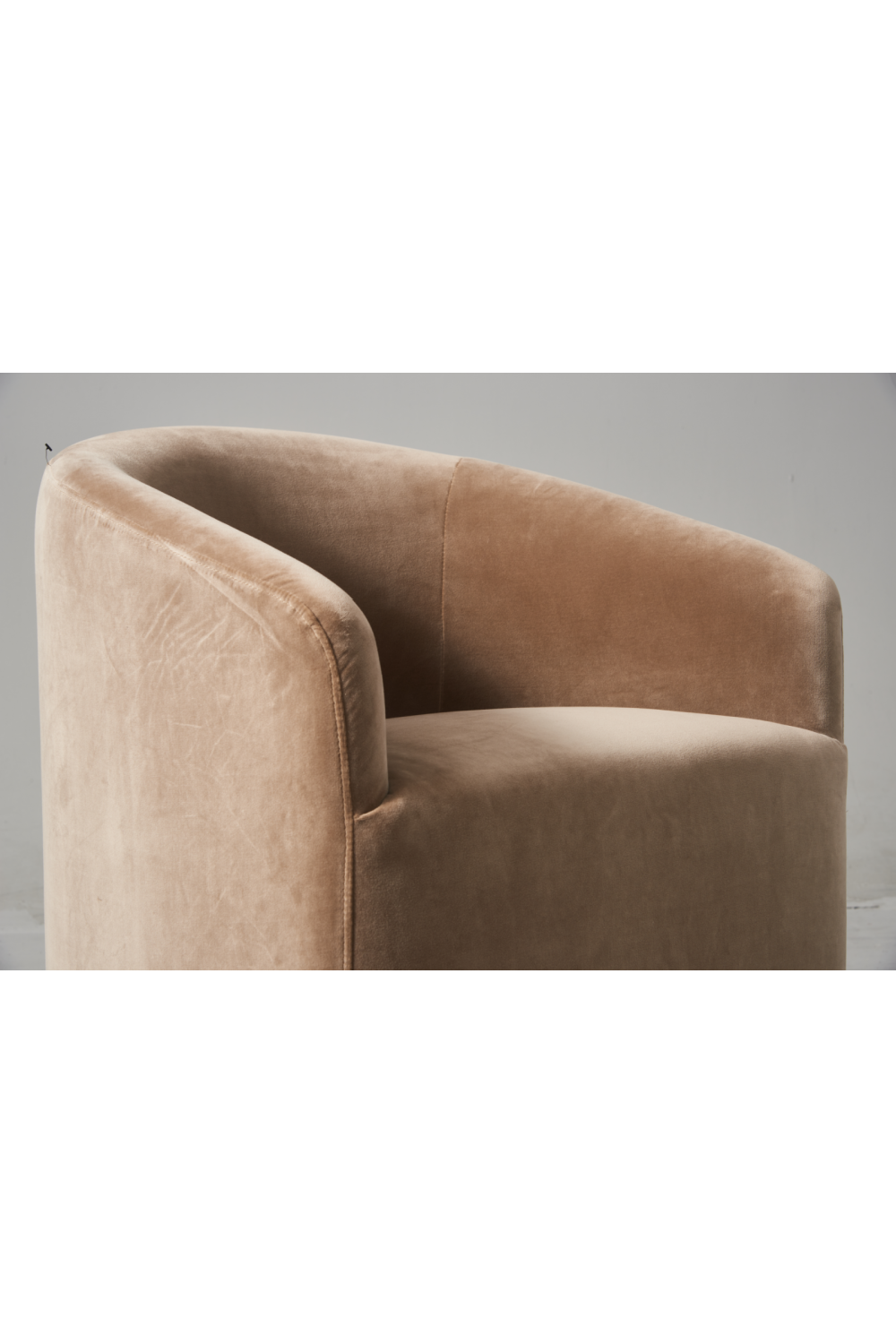 Velvet Tub Dining Chair | Andrew Martin Alto | Oroa.com