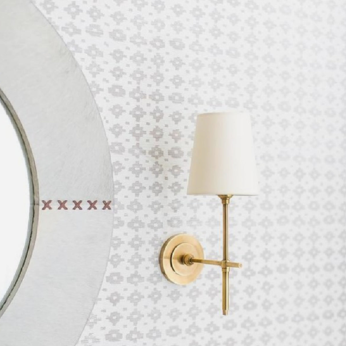 Modern Classic Wall Light | Oroa.com