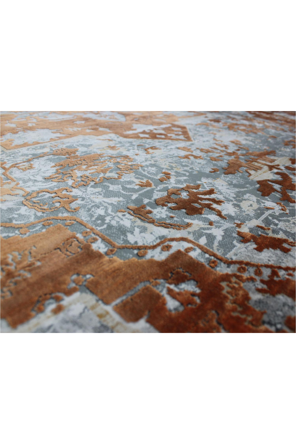 Rose Gold Persian Rug | Andrew Martin Kyra | Oroa.com