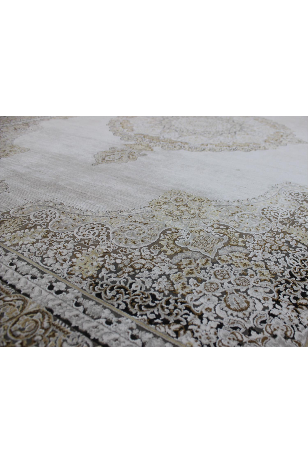 Gray Medallion Motif Persian Rug | Andrew Martin Soraya | Oroa.com