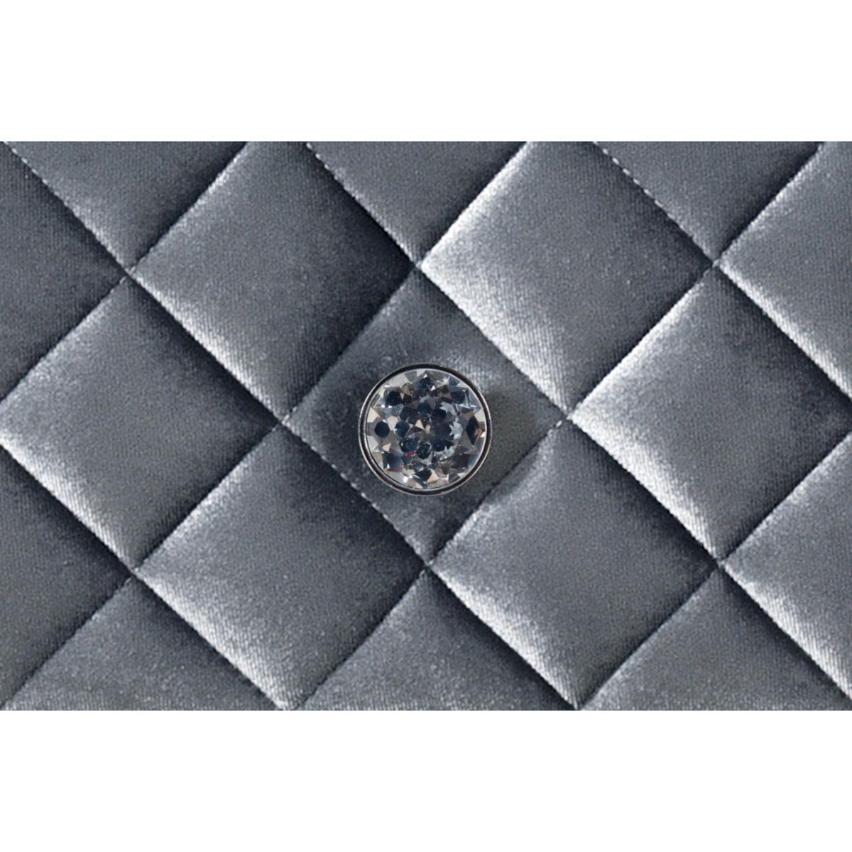 Gray Velvet Tufted 5-Drawer Chest | OROA