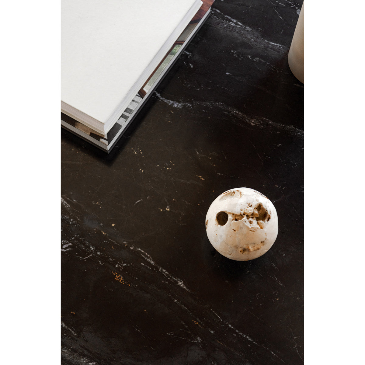 Round Marble Coffee Table | OROA