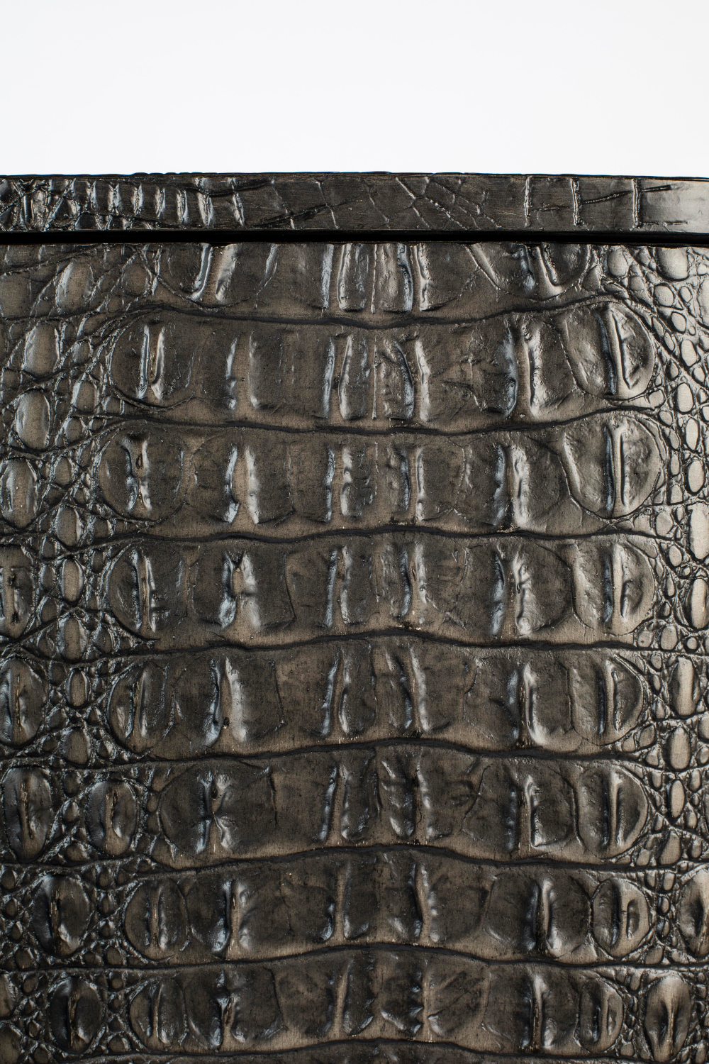 2-Door Mirrored Wine Cabinet | Bold Monkey Ava Morgana | Oroa.com