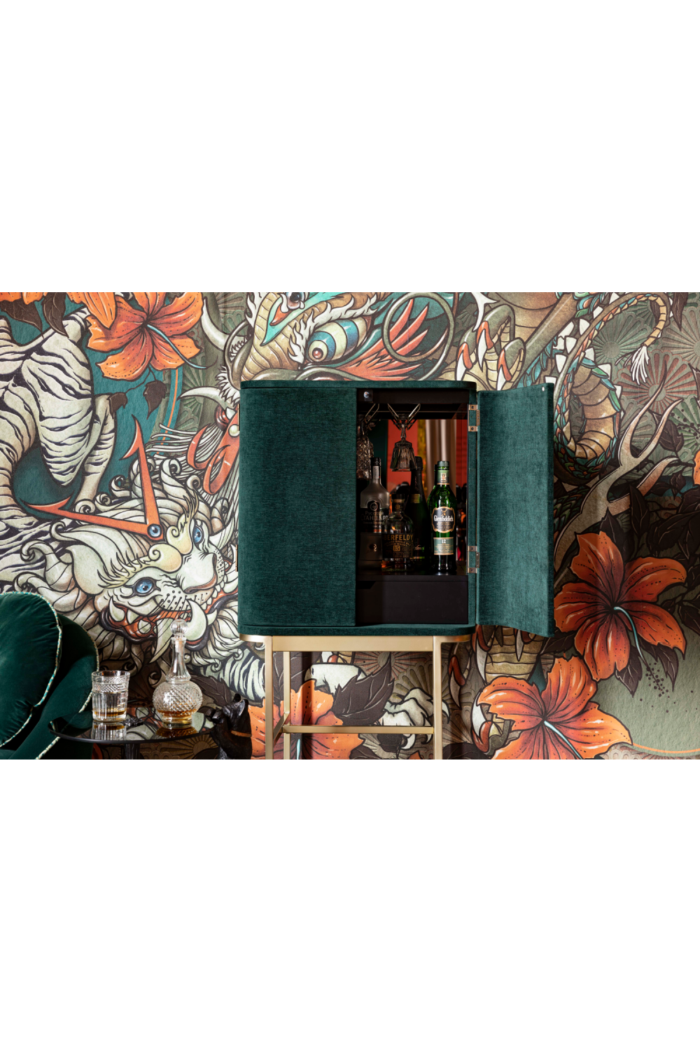 2-Door Mirrored Wine Cabinet | Oroa.com