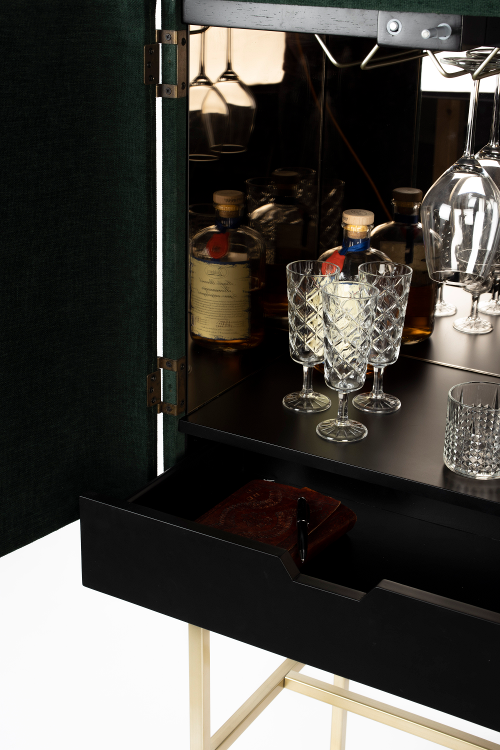 2-Door Mirrored Wine Cabinet | Oroa.com