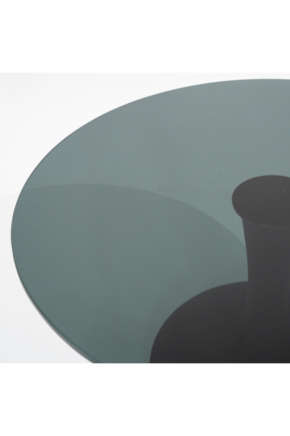 Round Pedestal Coffee Table L | Oroa.com