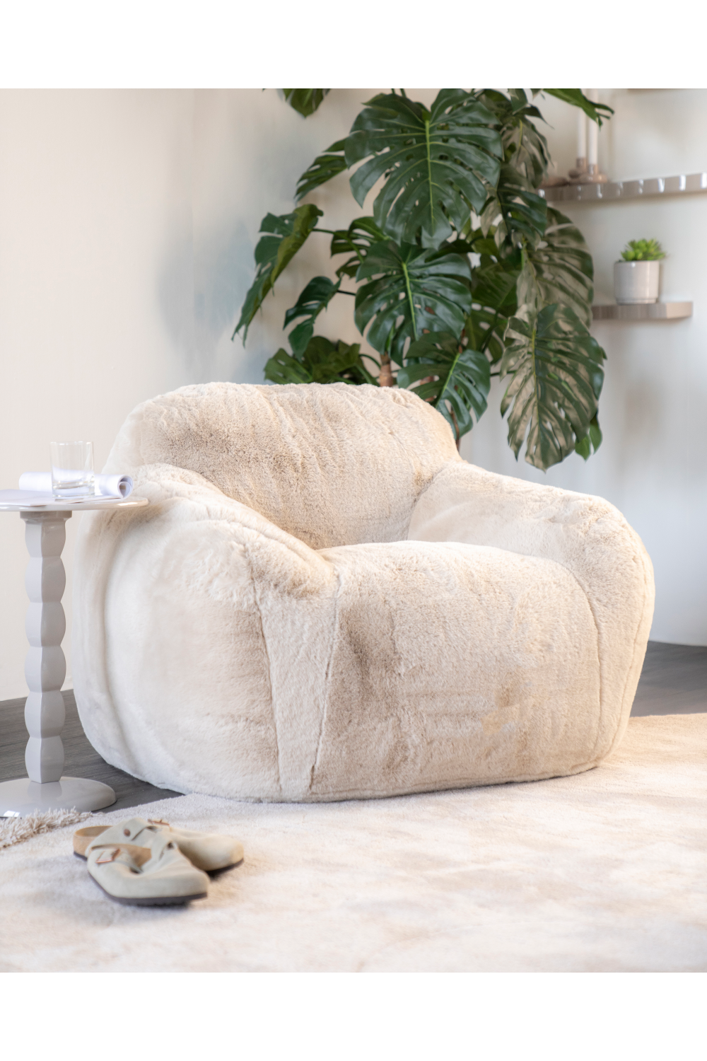 Modern Minimalist Lounge Chair | Oroa.com