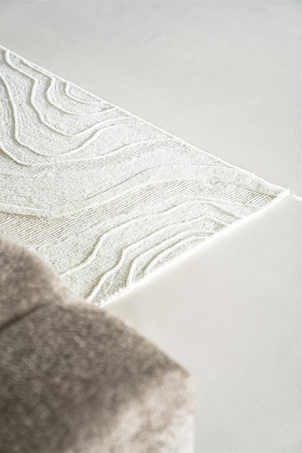 White Swirl Wool Carpet | Oroa.com