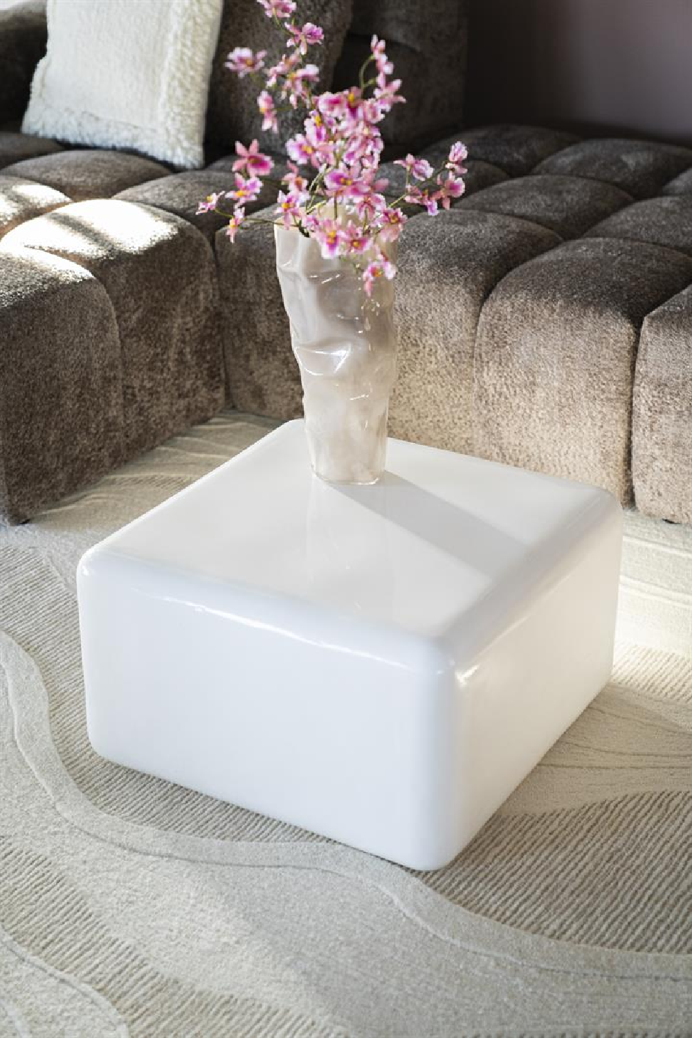 White Swirl Wool Carpet | Oroa.com