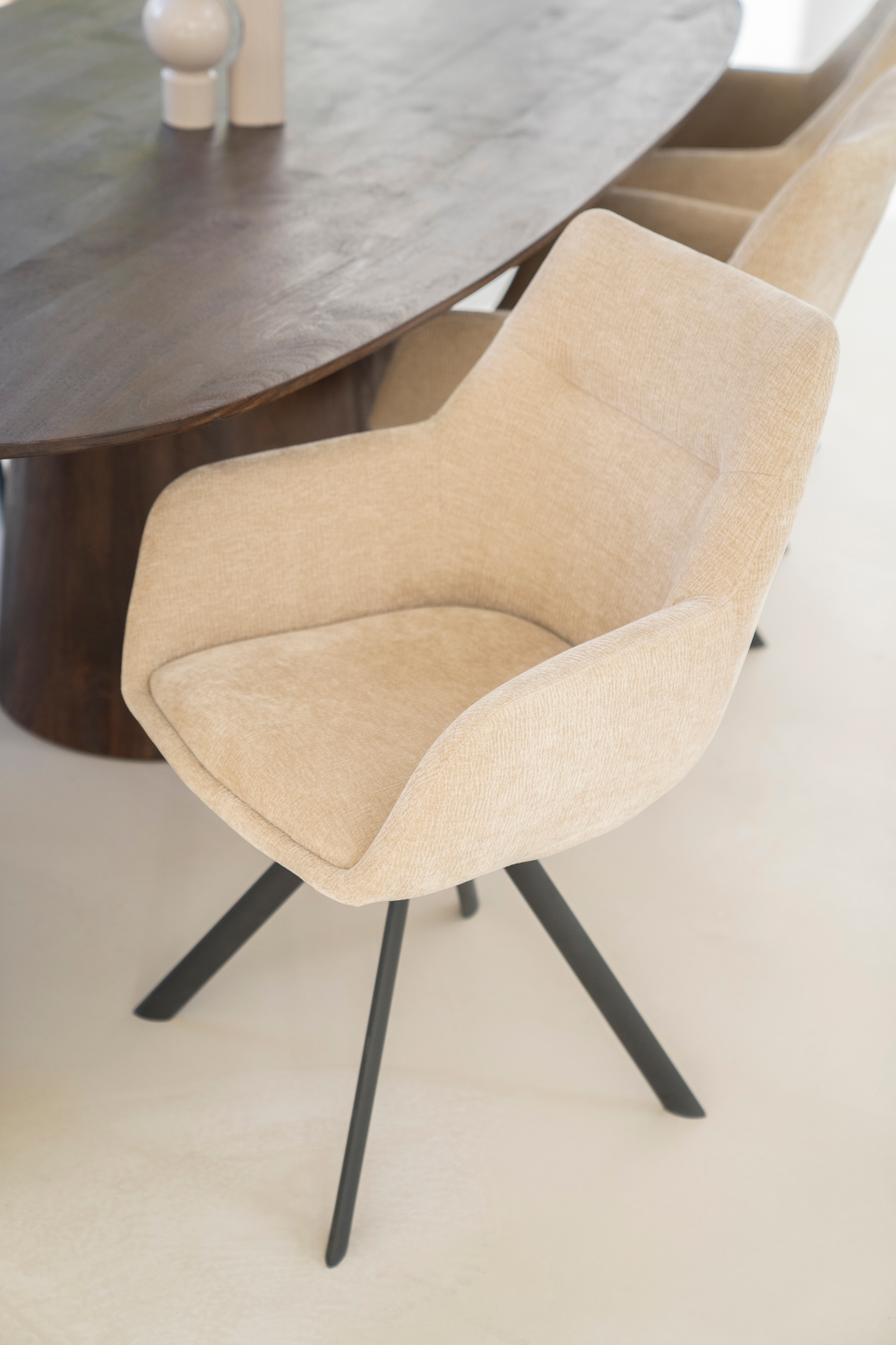 Upholstered Swivel Armchair (2) | Oroa.com