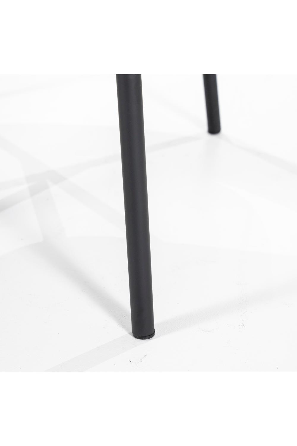 Modern Minimalist Lounge Chair | By-Boo Jari | OROA.com