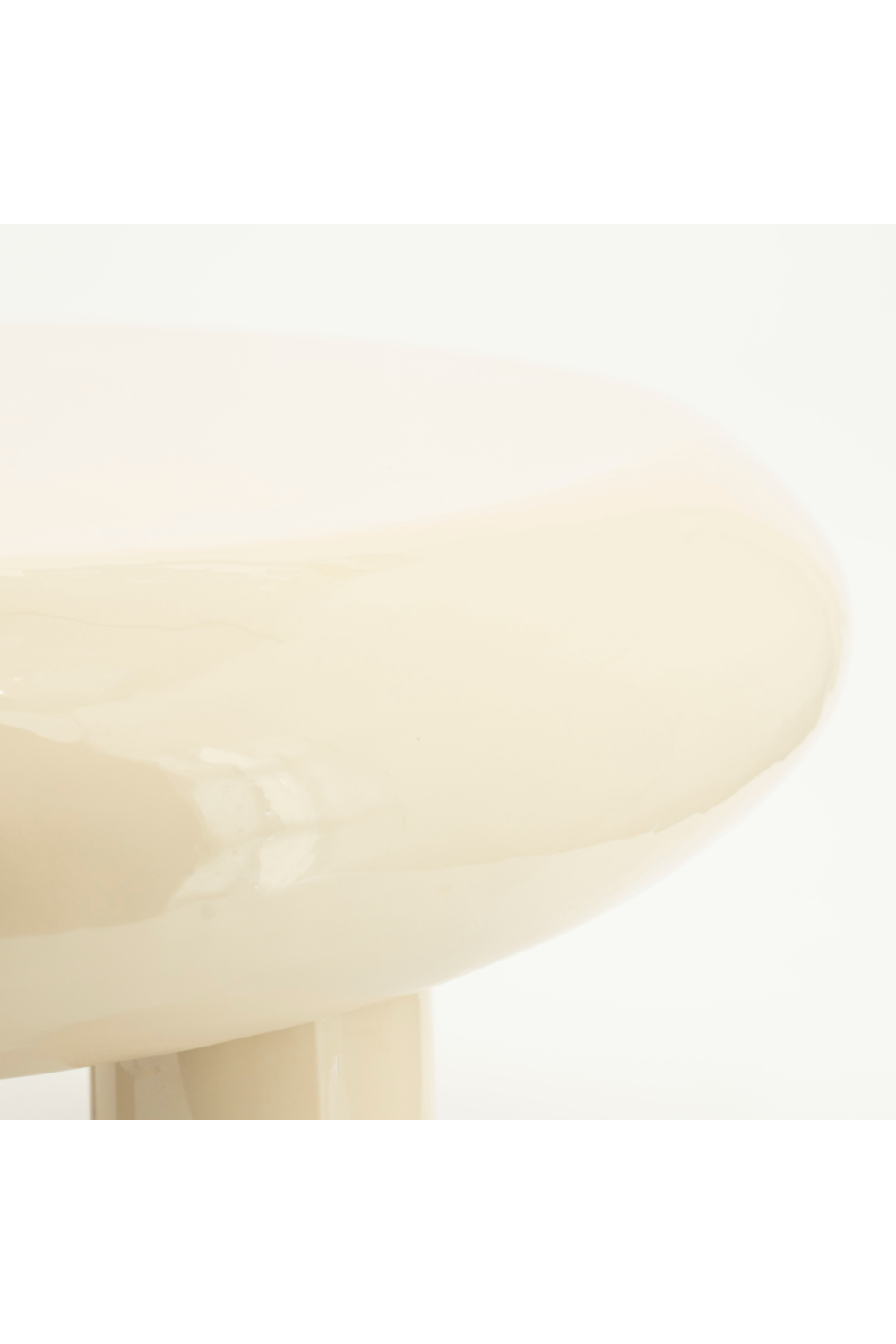 Glossy Iron Round Coffee Table | Oroa.com