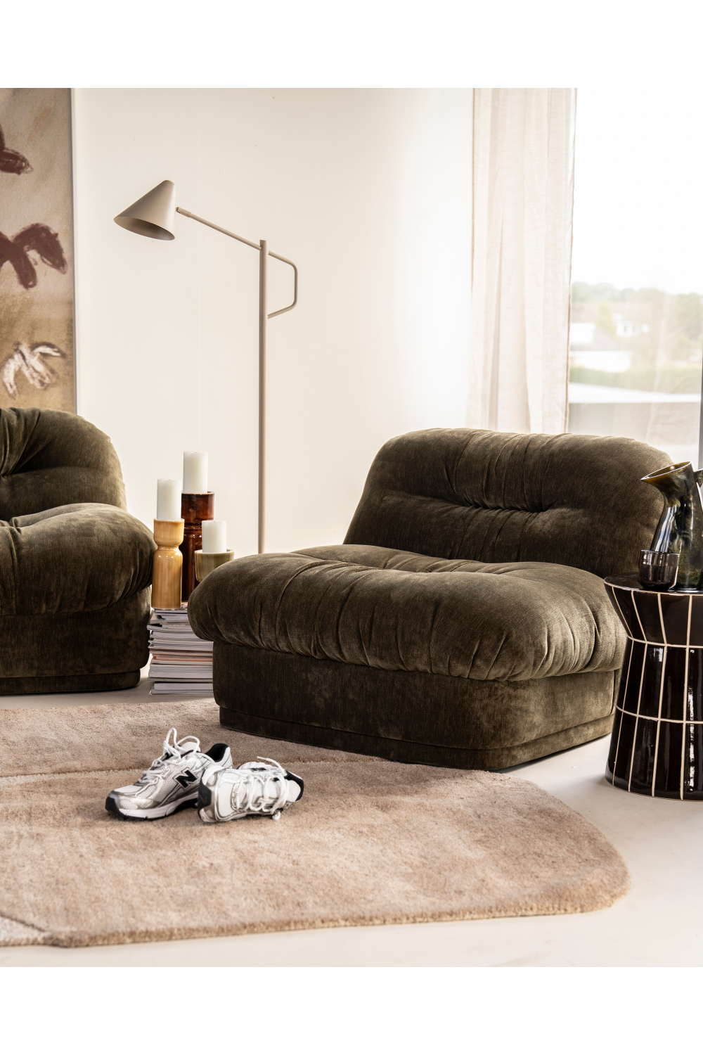 Fully-Upholstered Wrinkled Lounge Chair | Oroa.com