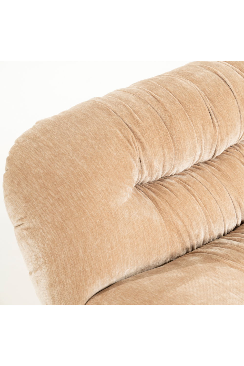 Fully-Upholstered Wrinkled Sofa | By-Boo Nook | Oroa.com