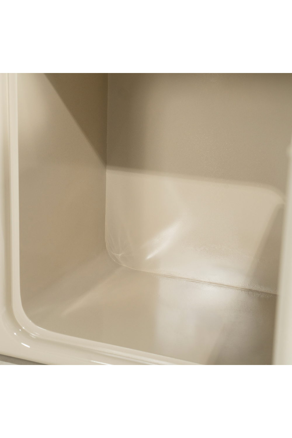 High-gloss 2-Door Dresser | Oroa.com