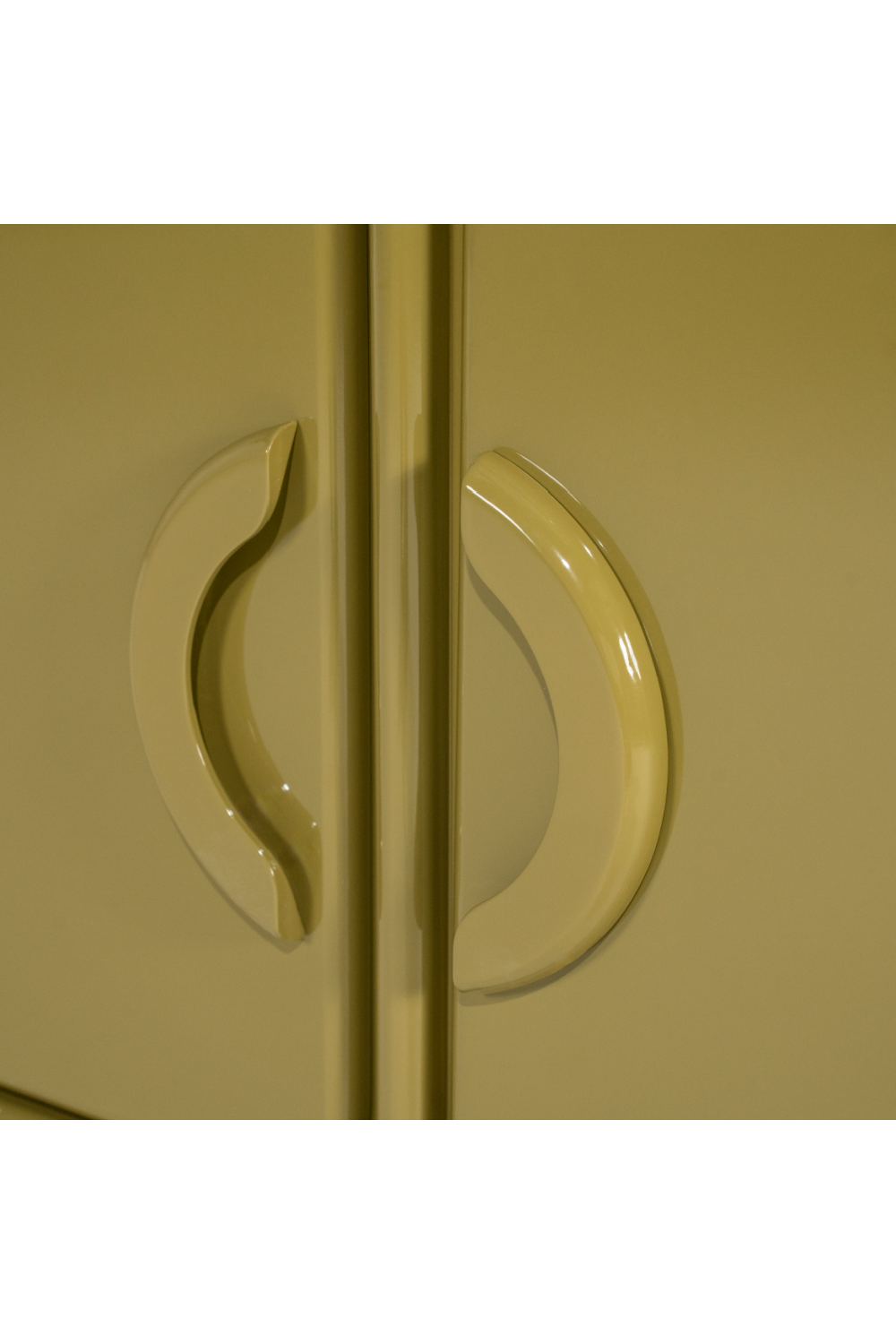 High-gloss 2-Door Dresser | Oroa.com