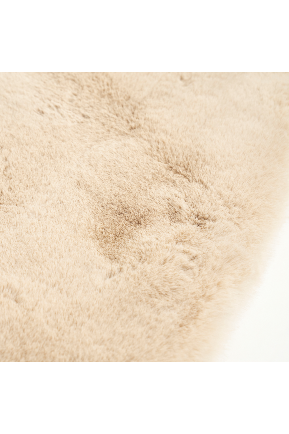 Beige Organic-Shaped Carpet | Oroa.com