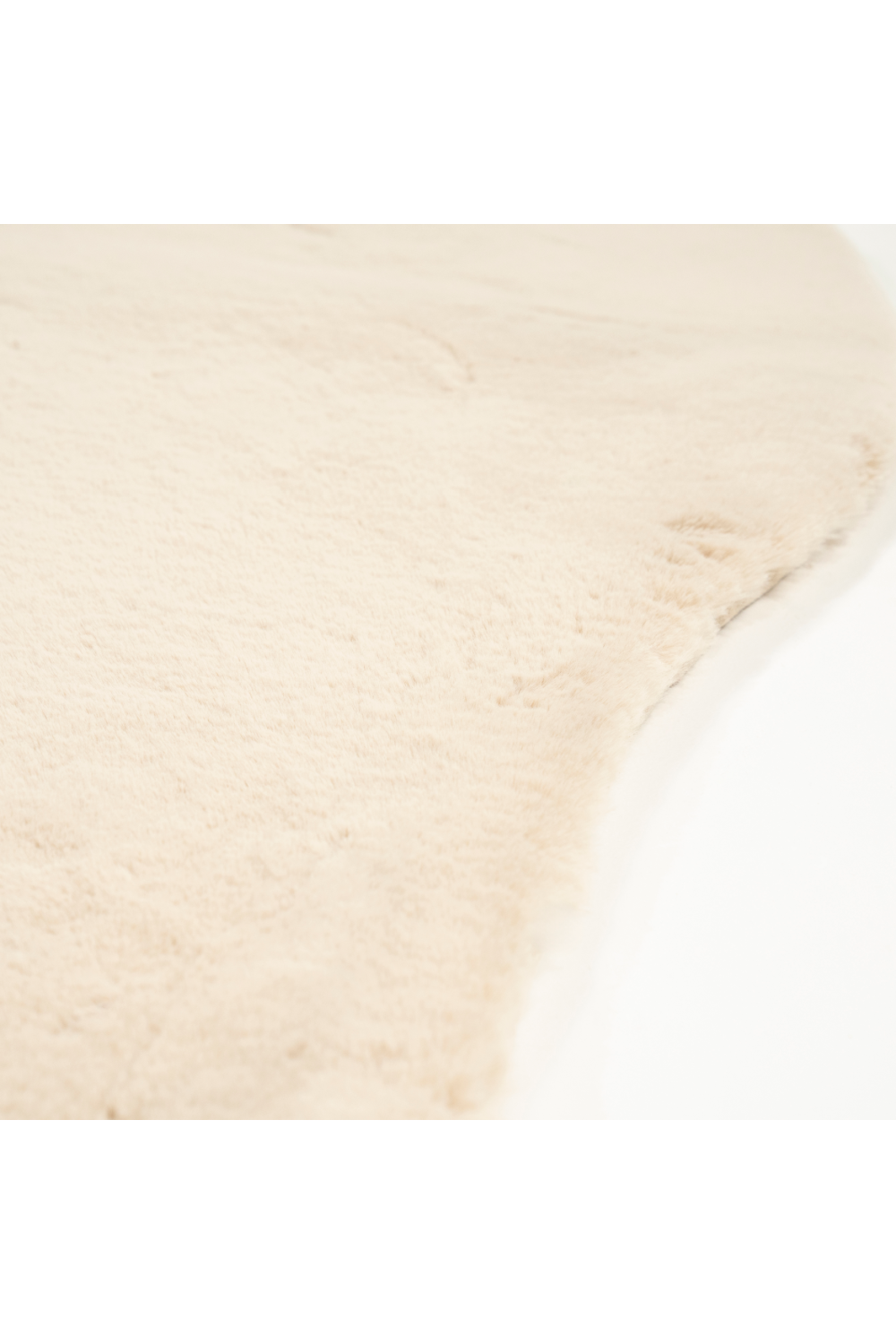 Beige Organic-Shaped Carpet | Oroa.com